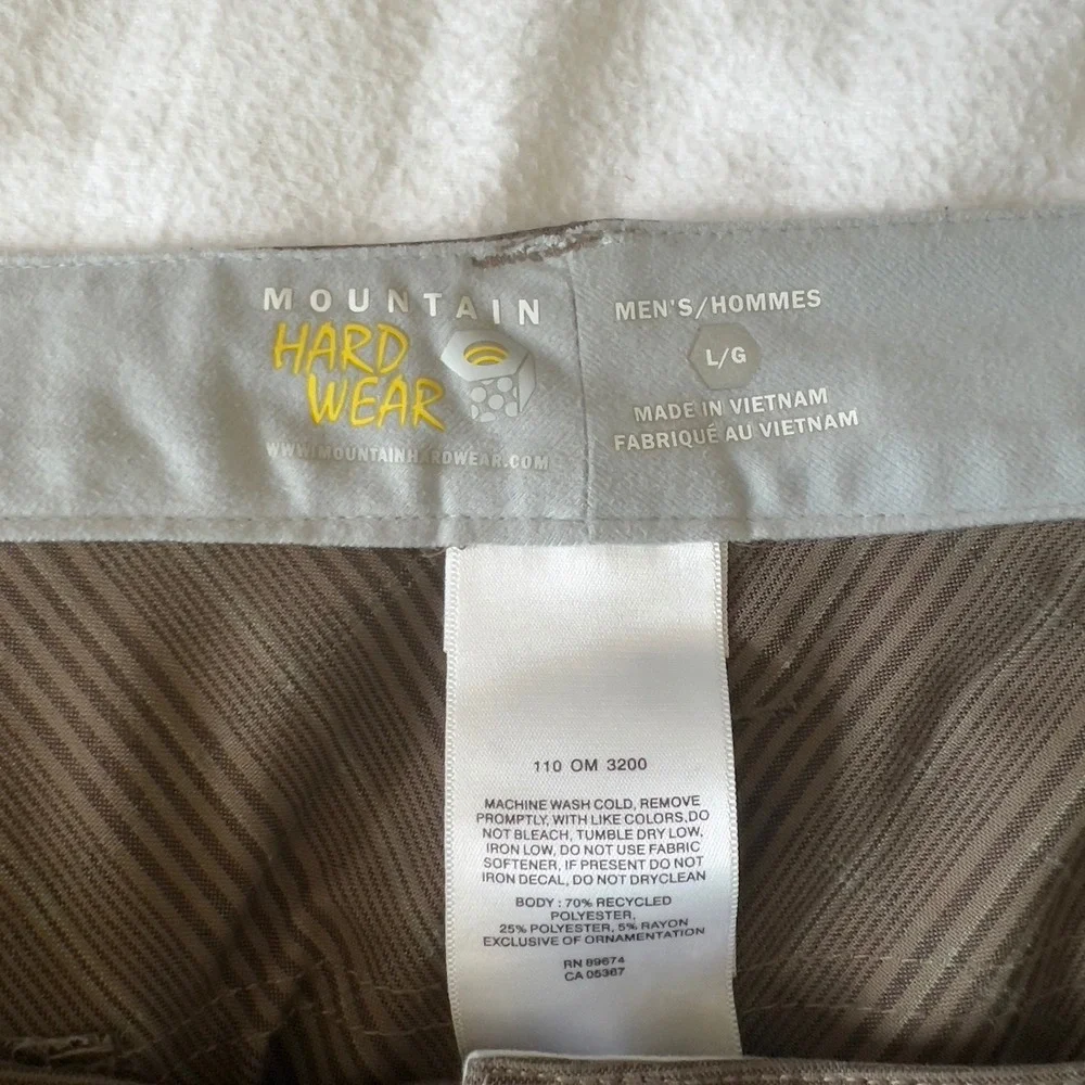 Mountain Hardwear Mens Brown Striped Cargo Shorts Size Large Gorpcore Outdoor